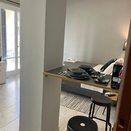 Apartamento Living Near Acropolis By Sylvia Staikou At Nikis Str Atenas Exterior foto